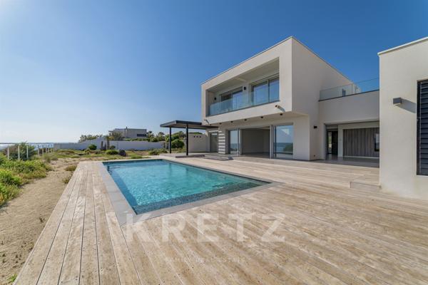 Villa d'exception en première ligne sur la plage