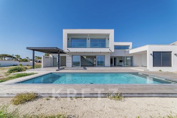 Villa d'exception en première ligne sur la plage