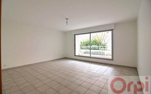 Appartement à vendre    3 pièces • 72,39 m2 Marseille 1