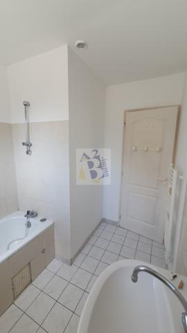 Vente t3 Angouleme (16000), 61.00m² avec 3 pièce(s) dont 2 chambre(s) sur 40.00m² de terrain. Agence Allard Brimeaud