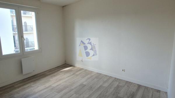 Vente t3 Angouleme (16000), 61.00m² avec 3 pièce(s) dont 2 chambre(s) sur 40.00m² de terrain. Agence Allard Brimeaud