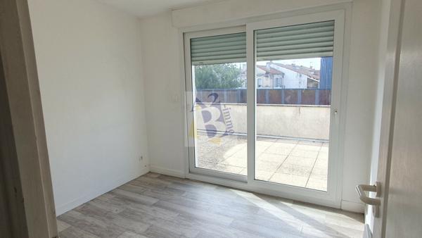 Vente t3 Angouleme (16000), 61.00m² avec 3 pièce(s) dont 2 chambre(s) sur 40.00m² de terrain. Agence Allard Brimeaud