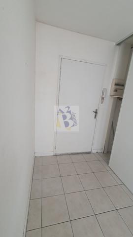 Vente t3 Angouleme (16000), 61.00m² avec 3 pièce(s) dont 2 chambre(s) sur 40.00m² de terrain. Agence Allard Brimeaud