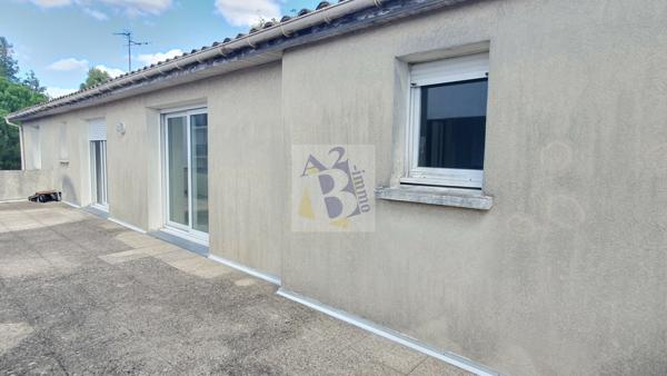 Vente t3 Angouleme (16000), 61.00m² avec 3 pièce(s) dont 2 chambre(s) sur 40.00m² de terrain. Agence Allard Brimeaud