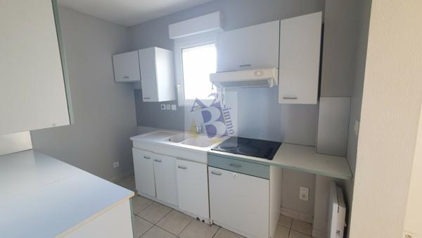 Vente t3 Angouleme (16000), 61.00m² avec 3 pièce(s) dont 2 chambre(s) sur 40.00m² de terrain. Agence Allard Brimeaud