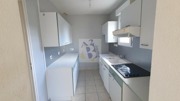Vente t3 Angouleme (16000), 61.00m² avec 3 pièce(s) dont 2 chambre(s) sur 40.00m² de terrain. Agence Allard Brimeaud