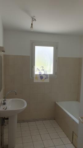 Vente t3 Angouleme (16000), 61.00m² avec 3 pièce(s) dont 2 chambre(s) sur 40.00m² de terrain. Agence Allard Brimeaud