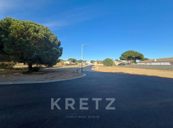 Terrain constructible et viabilisé en bord de mer