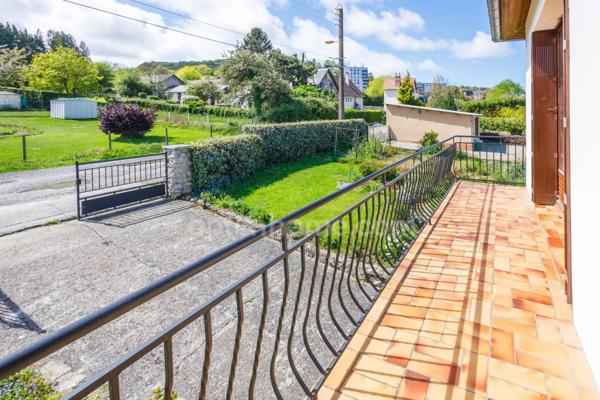 PROXIMiTE IMMEDIATE DE HONFLEUR - Maison sur sous sol - 81 m2 - 2 chambres - Terrain 812 m2