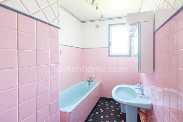 PROXIMiTE IMMEDIATE DE HONFLEUR - Maison sur sous sol - 81 m2 - 2 chambres - Terrain 812 m2