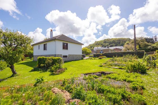 PROXIMiTE IMMEDIATE DE HONFLEUR - Maison sur sous sol - 81 m2 - 2 chambres - Terrain 812 m2