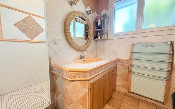 Maison à vendre    5 pièces •  Lelin-Lapujolle