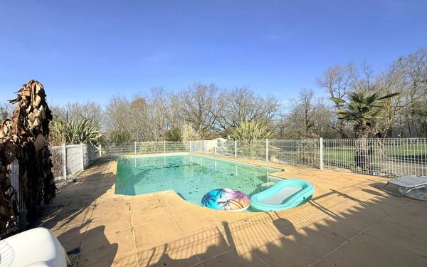 Maison à vendre    5 pièces •  Lelin-Lapujolle