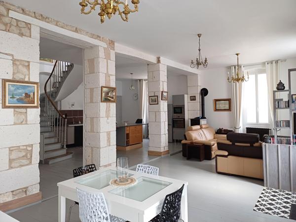 Maison bourgeoise, centre ville. Très bon standing