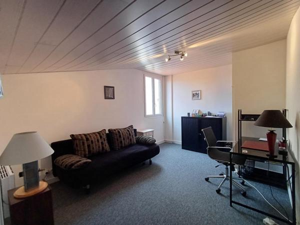 Maison bourgeoise, centre ville. Très bon standing