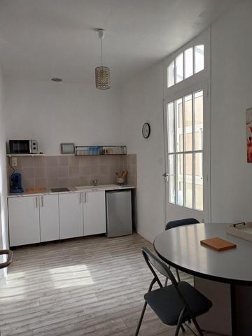 Maison bourgeoise, centre ville. Très bon standing