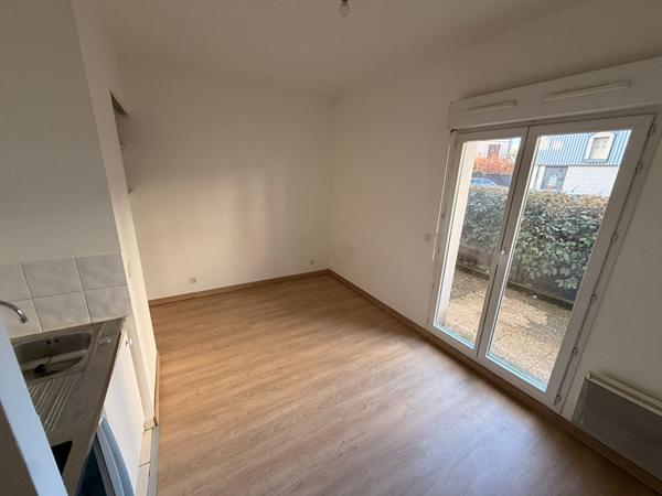 Studio moderne avec terrasse en plein coeur de Drancy