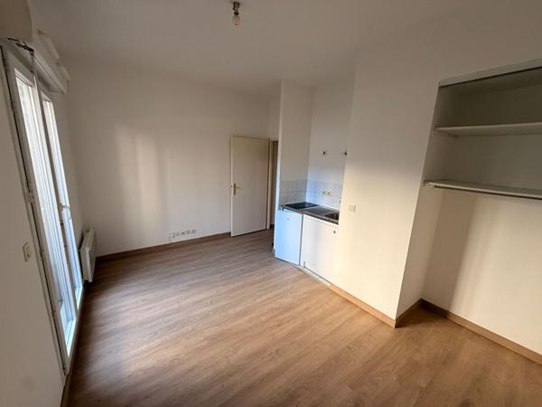 Studio moderne avec terrasse en plein coeur de Drancy