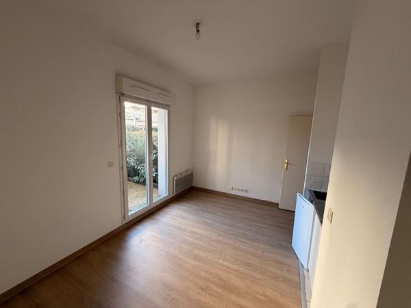 Studio moderne avec terrasse en plein coeur de Drancy