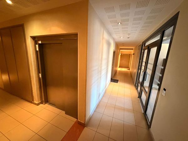 Studio moderne avec terrasse en plein coeur de Drancy