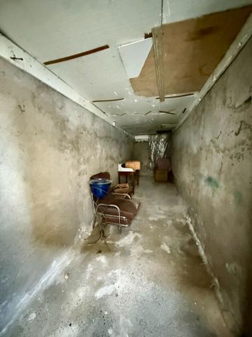 Trèbes maison à rénover sur trois niveaux avec remise en face et possibilité garages supplémentaires