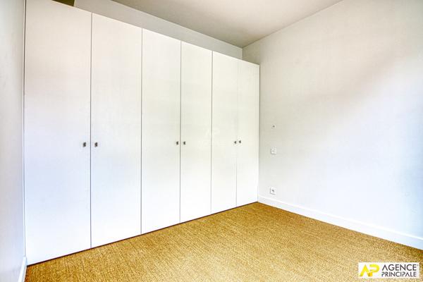 Versailles Notre Dame maison 4 pièces 122.3 m² au sol avec terrasse arborée de 30 m² et grande cave saine €930 000 ** - Référence 26504