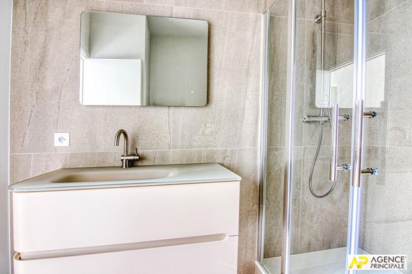 Versailles Notre Dame maison 4 pièces 122.3 m² au sol avec terrasse arborée de 30 m² et grande cave saine €930 000 ** - Référence 26504