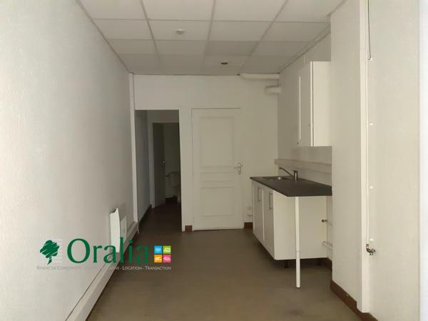 Local · Location Dijon (21000) 2 pièces · 62m²