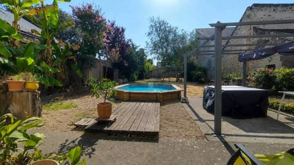 Maison de charme 280 m² avec piscine à Chinon
