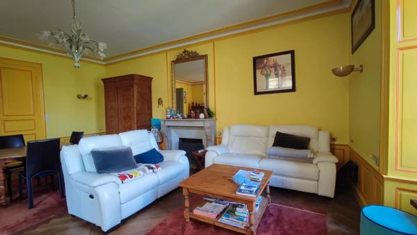 Maison de charme 280 m² avec piscine à Chinon