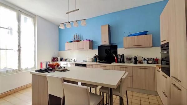 Maison de charme 280 m² avec piscine à Chinon