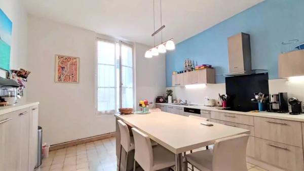 Maison de charme 280 m² avec piscine à Chinon