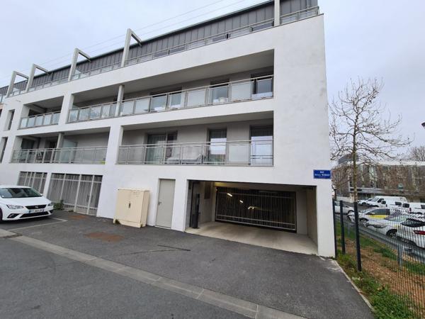 Vente parking intérieur La rochelle, 12m² 33 500€ Charente-maritime Poitou-charentes