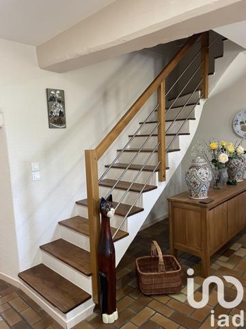 Demeure 6 pièces de 163 m² à Saint-Agnant-de-Versillat (23300)