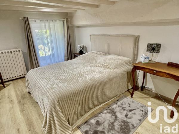 Demeure 6 pièces de 163 m² à Saint-Agnant-de-Versillat (23300)