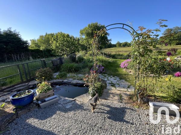 Demeure 6 pièces de 163 m² à Saint-Agnant-de-Versillat (23300)