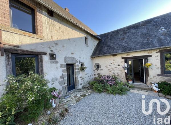 Demeure 6 pièces de 163 m² à Saint-Agnant-de-Versillat (23300)