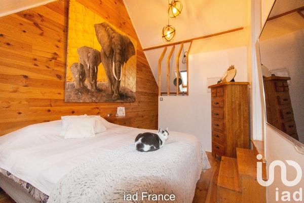 Maison traditionnelle 6 pièces de 126 m² à Porcheville (78440)