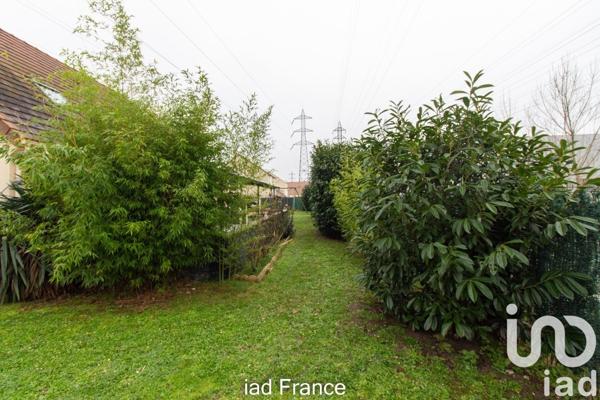 Maison traditionnelle 6 pièces de 126 m² à Porcheville (78440)