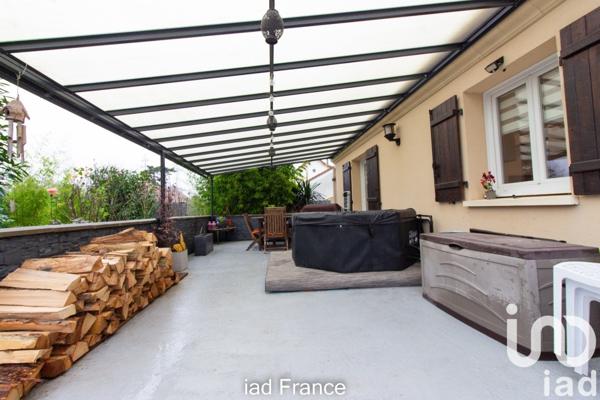 Maison traditionnelle 6 pièces de 126 m² à Porcheville (78440)