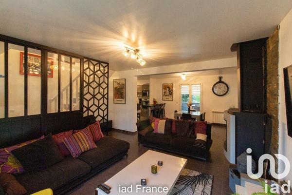 Maison traditionnelle 6 pièces de 126 m² à Porcheville (78440)