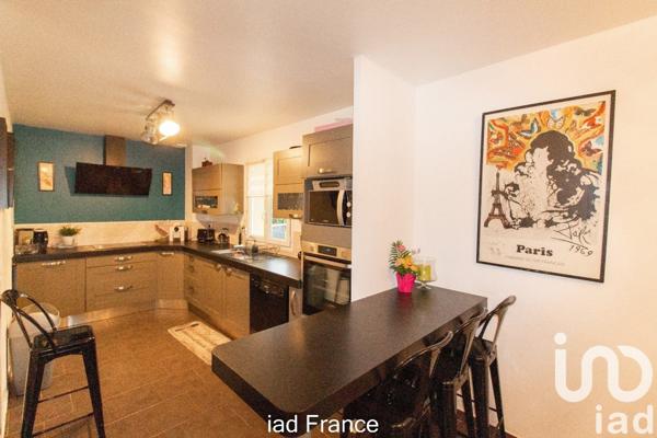 Maison traditionnelle 6 pièces de 126 m² à Porcheville (78440)