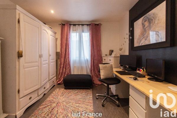 Maison traditionnelle 6 pièces de 126 m² à Porcheville (78440)