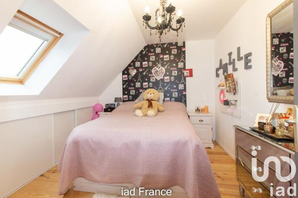 Maison traditionnelle 6 pièces de 126 m² à Porcheville (78440)