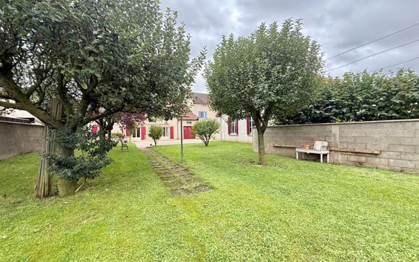 Maison à vendre    5 pièces •  Genlis