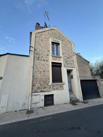 Vente                                                      Maison de ville
                        
                     2 pièces                      38 m2                     à Melun