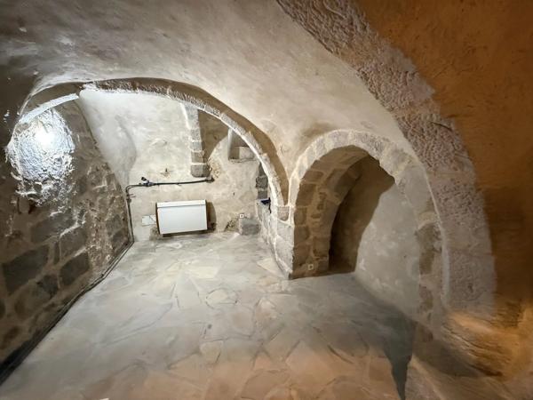 Vente                                                      Maison de ville
                        
                     2 pièces                      38 m2                     à Melun
