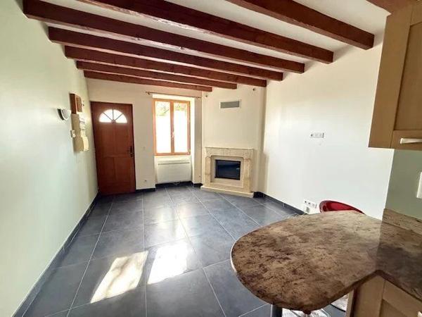 Vente                                                      Maison de ville
                        
                     2 pièces                      38 m2                     à Melun