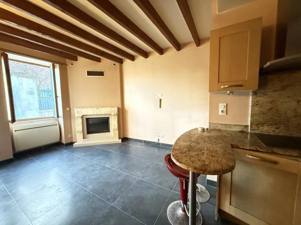 Vente                                                      Maison de ville
                        
                     2 pièces                      38 m2                     à Melun