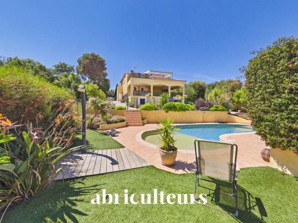 Maison avec piscine et jardin • Six-Fours-les-Plages • 4 chambres • 140 m2